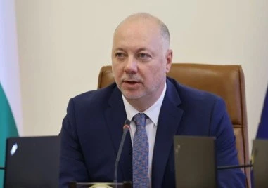 Правителството създава 254 нови социални услуги за възрастни, обеща по-висока добавка към вдовишката пенсия