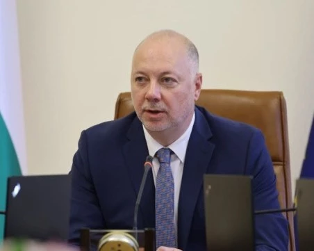 Правителството създава 254 нови социални услуги за възрастни, обеща по-висока добавка към вдовишката пенсия