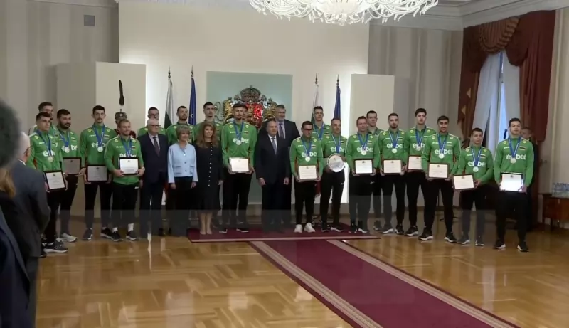 Румен Радев връчи почетни плакети на националите по волейбол
