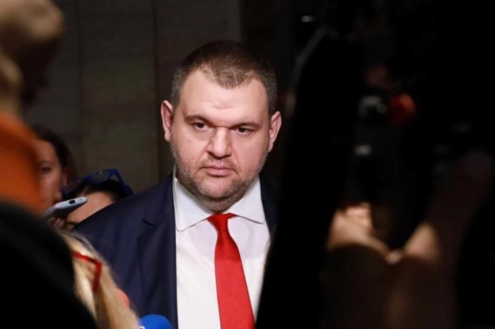 И Делян Пеевски поиска закриване на ДАИ
