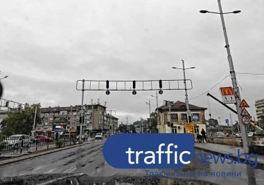 Транспортен хаос в Пловдив! Светофарите на Централна гара също отказаха
