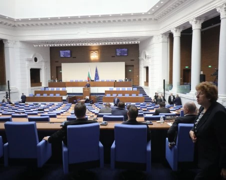 Фалстарт на петъчното заседание на парламента