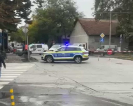 Пътнически влак блъсна човек на релсите в Смирненски, движението е затруднено