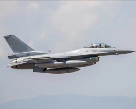 Пристигнаха у нас още два изтребителя F-16