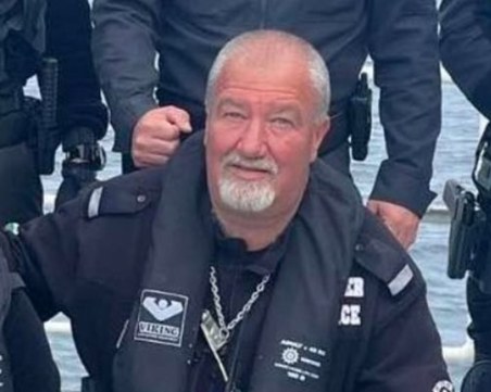 Загиналият полицай: Внезапно надигнала се вълна преобърнала управляваната от него лодка