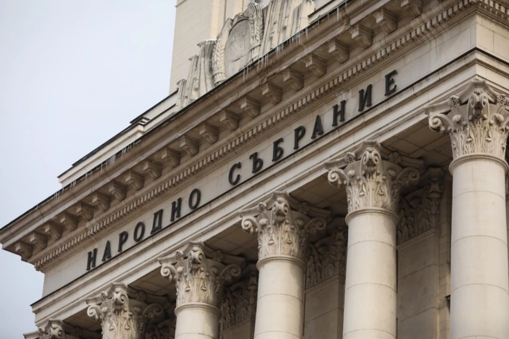 Политическа буря в НС: Борислав Сарафов и службите разпалиха нови конфликти