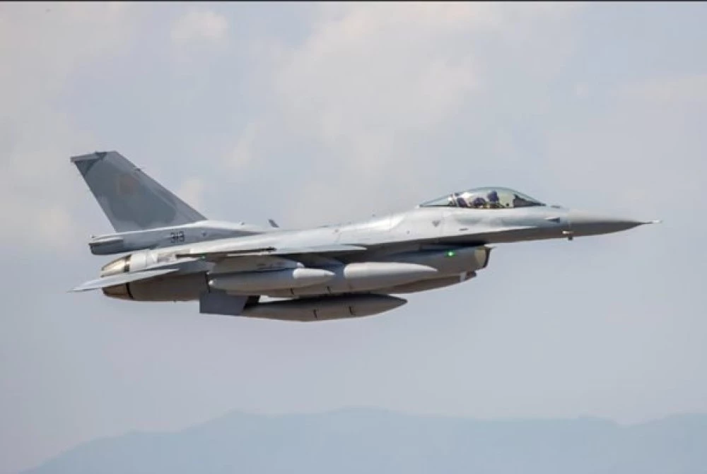 Пристигнаха у нас още два изтребителя F-16