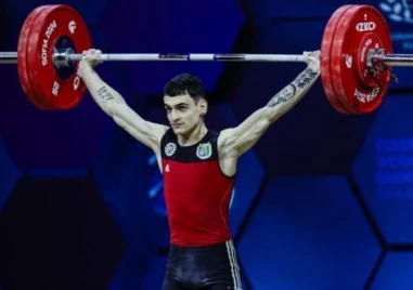 Иван Димов грабна сребърен медал в изхвърлянето на световното първенство по вдигане на тежести