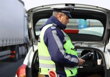Пиян младеж с БМВ самокатастрофира край Пловдив, приземи се върхи ЖП линии