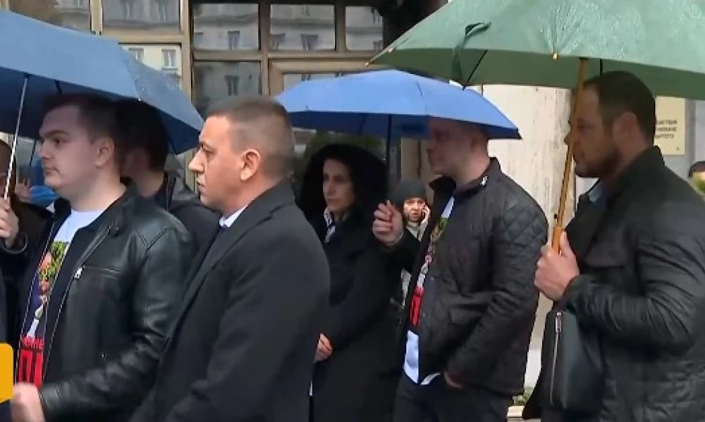 Протест пред сградата на Антикорупционната комисия