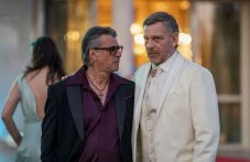 Наред с Юлиян Вергов още звездни имена се присъединяват към