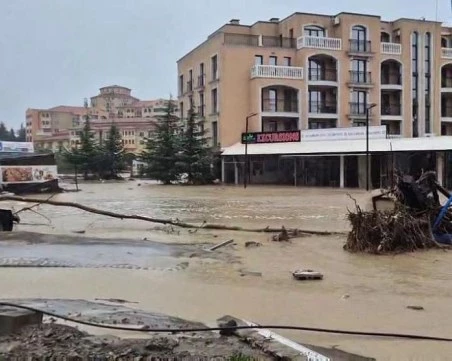 Архитекти зоват за спиране на строежите в застрашени райони
