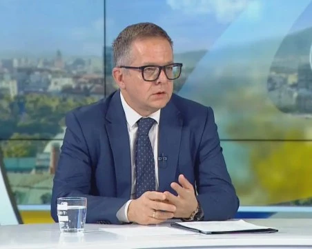 Зам.-министър Барбалов: Кампанията за еврото върви спокойно и успешно
