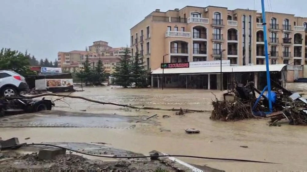 Архитекти зоват за спиране на строежите в застрашени райони