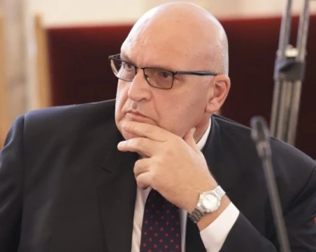 Д-р Брънзалов: Системата е недофинансирана, здравната вноска трябва да се увеличи на 10%