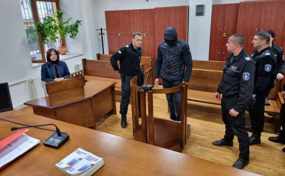 Съдът в Хасково осъди мъж условно за разпространение на детска порнография