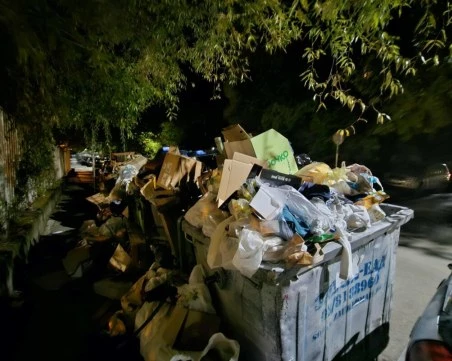 Заради кризата с боклука и вълната от желаещи да помогнат: СО организира пунктове за доброволци