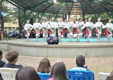 Българският дух оживя в парк „Рибница с празника „Пъстри шевици