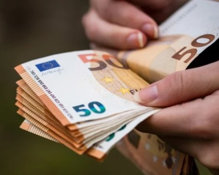 Гърция дава по 250 евро бонуси на пенсионерите