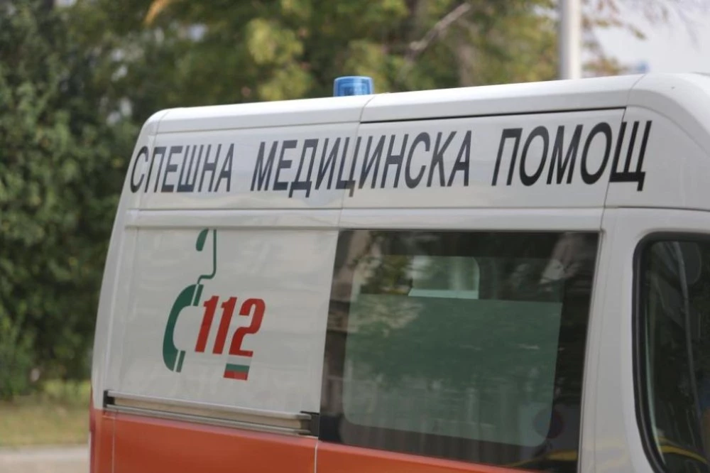 Автомобил блъсна 89-годишен мъж на път край Благоевград, той почина на място