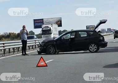 Самокатастрофирал автомобил затруднява движението по АМ „Тракия в посока Бургас