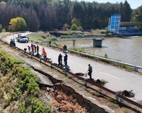Язовирната стена край русенското село Николово съхне, нивото падна с 15 см