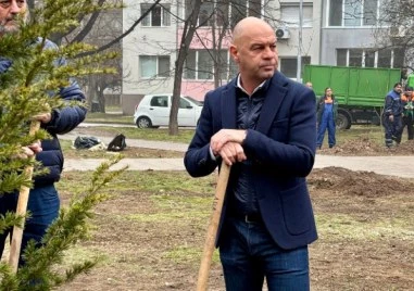 И все пак кметът смята да тегли заем от 6 млн. евро за техника за „Градини и паркове” и „Чистота”