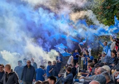 Вижте видео от емоциите и навлизането на публиката след победата на Спартак за Купата