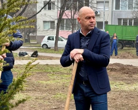И все пак кметът смята да тегли заем от 6 млн. евро за техника за „Градини и паркове” и „Чистота”