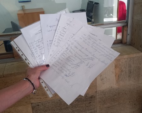 Протестиращите медици от УМБАЛ-Пловдив излъчиха група за среща с министъра на здравеопазването