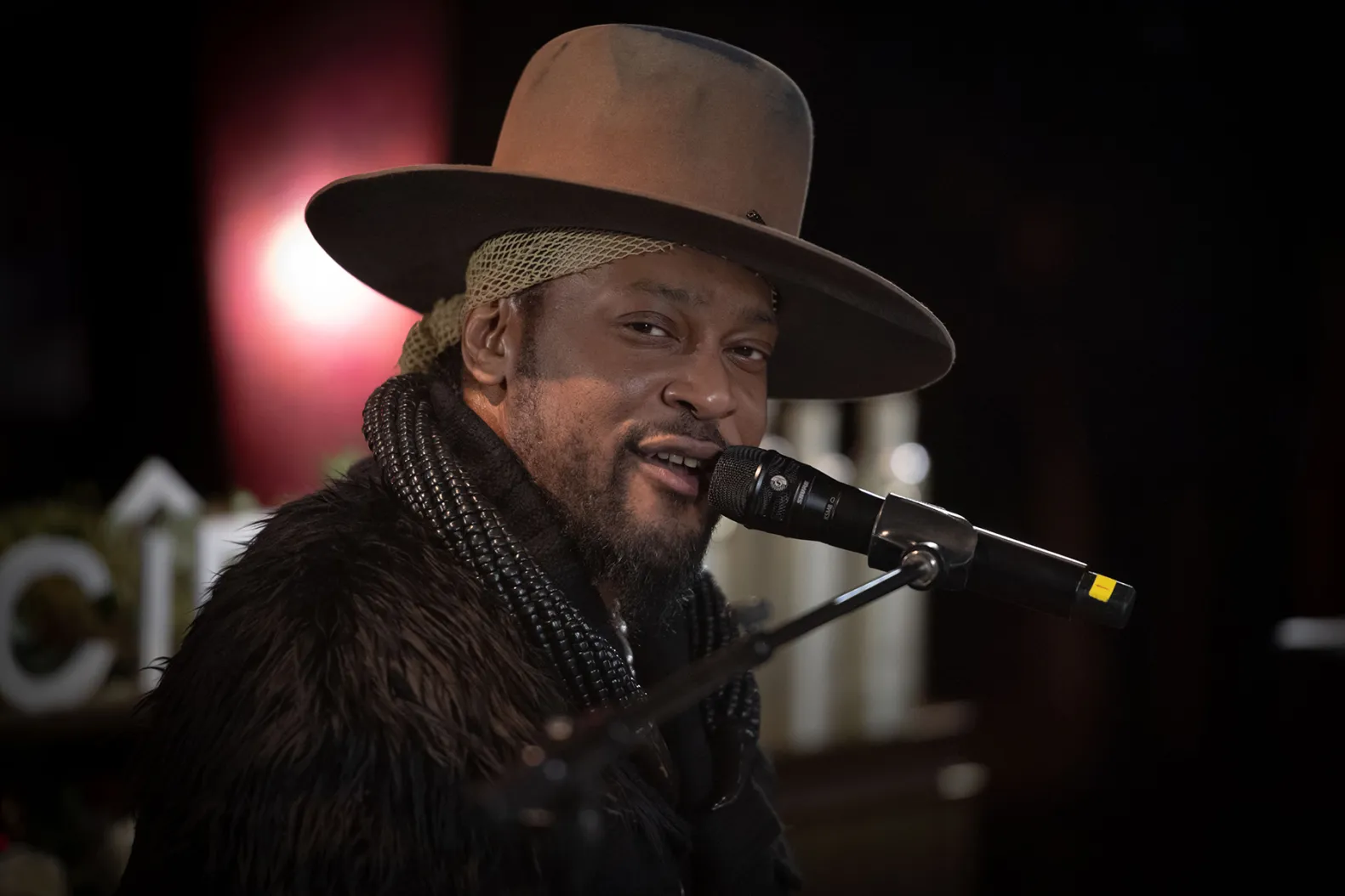 Почина легендарният певец D’Angelo