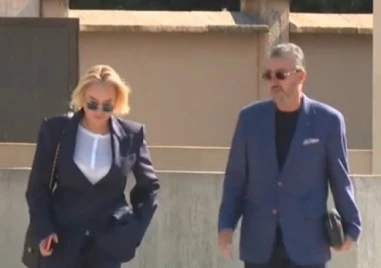 Маринела и Ветко Арабаджиеви отказаха да отговорят как са строили хотел върху река в Елените