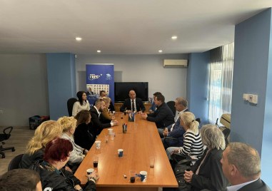 След заръката на Борисов: Депутати и кметове от ГЕРБ започнаха срещи с пловдивчани