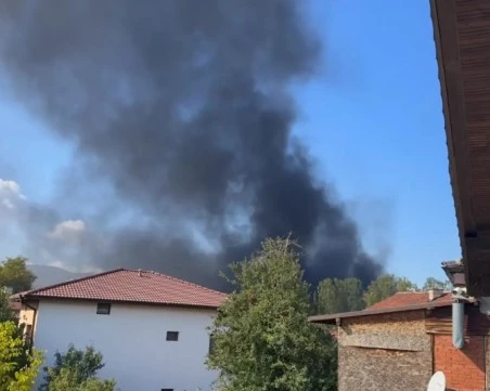 Взривове отекнали преди големия пожар в Перник
