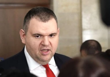 Пеевски: Всичко е в ръцете на Борисов дали ще хвърли държавата в бездната