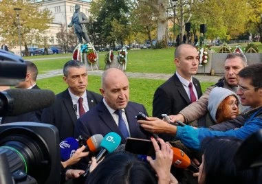 Радев: Борисов капитулира пред Пеевски и предава властта