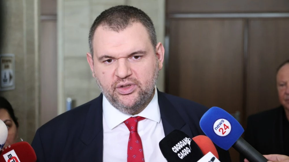 ДПС-Ново начало ще променя закона за НСО, за да може Радев да се откаже от охраната си