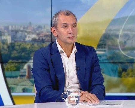 Доц. Михаил Околийски за социалните мрежи: Отровата е в дозата