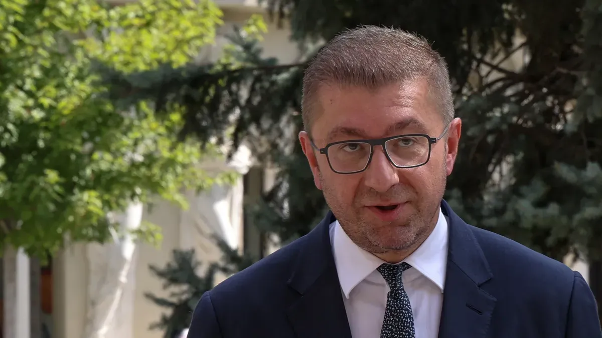 Християн Мицкоски: Няма да впишем българите безусловно в Конституцията