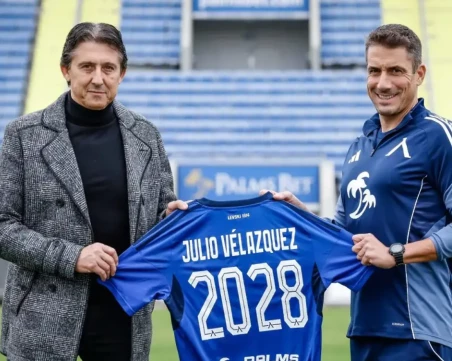 Левски удължи договора на Хулио Веласкес