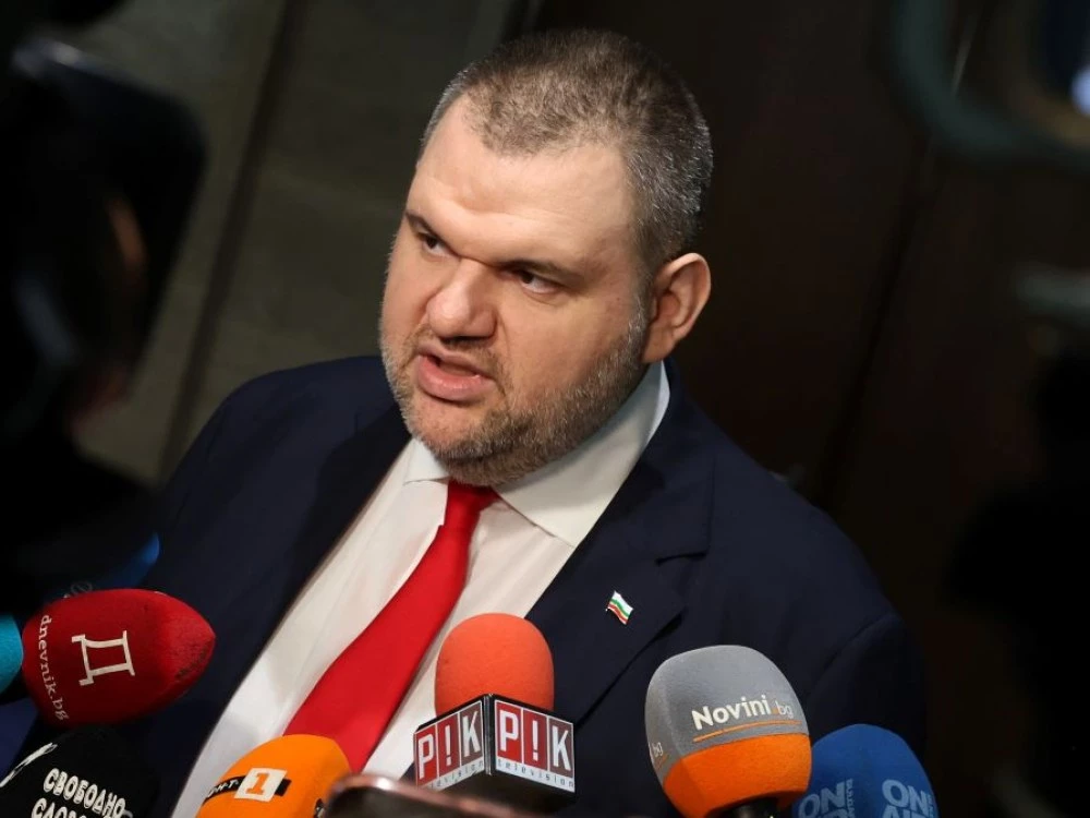 Пеевски: Купонът се отменя, чичо Румен да връща кетъринга и шампанското