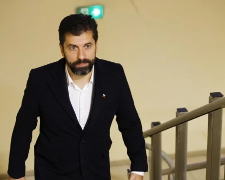 Петков към Слави Трифонов: Всеки мъж струва, колкото тежи думата му
