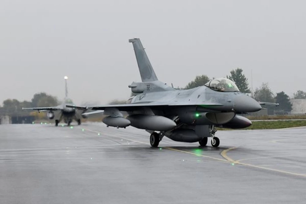 Още два самолета F-16 пристигнаха в България на Граф Игнатиево