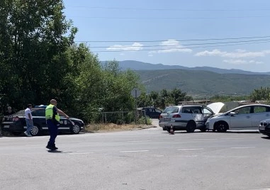 Катастрофа затруднява движението по пътя Старчево–Първомай