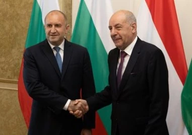 Радев посреща президента на Унгария в Смолян