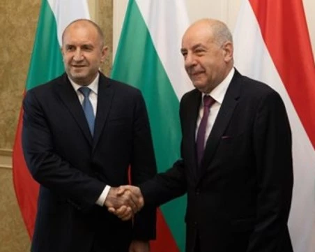 Радев посреща президента на Унгария в Смолян