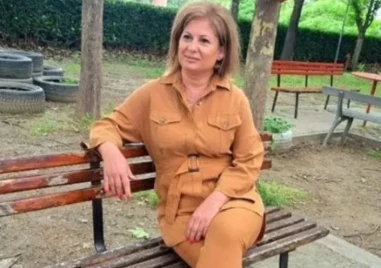 Близки си казват последно сбогом с директора на Търговската гимназия в Пловдив