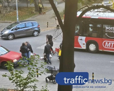 Две катастрофи в рамките на минути в центъра на Пловдив, блъснат е велосипедист