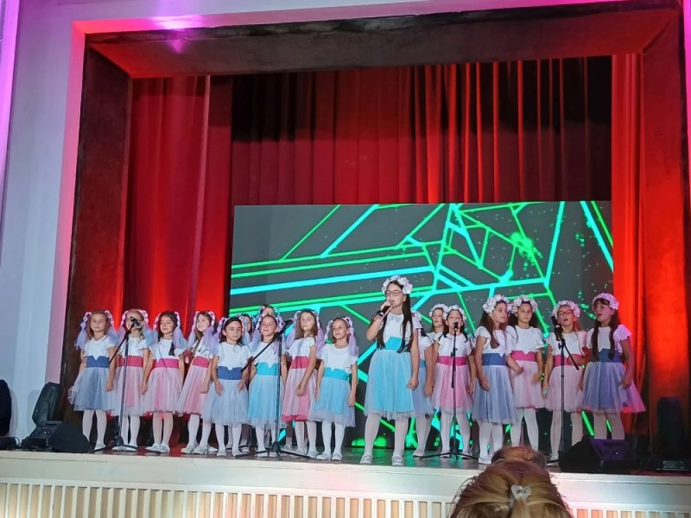 Пловдивски таланти направиха фурор на Европейския конкурс за нова детска песен „Златни искри 2025