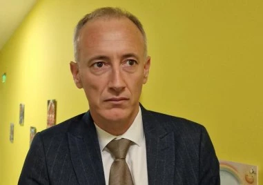 Вълчев: Няма да се слагат металдетектори в училищата, но ученици от общности ходят ежедневно с ножове